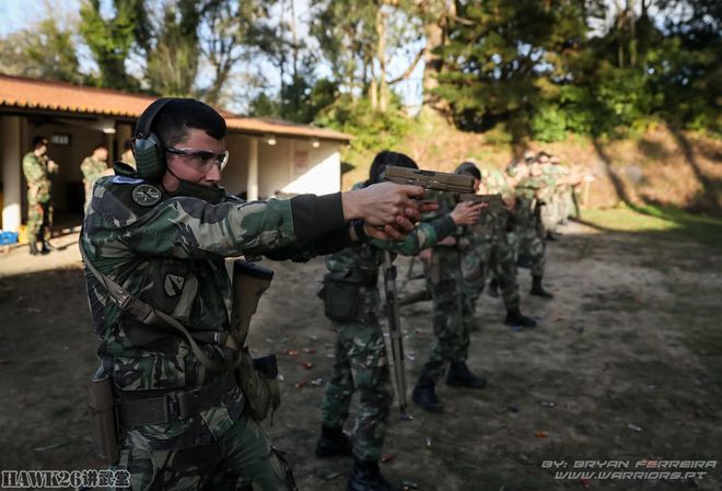 天博体育葡萄牙陆军轻武器射击训练 一夜之间变土豪 意大利霰弹枪成焦点(图6)